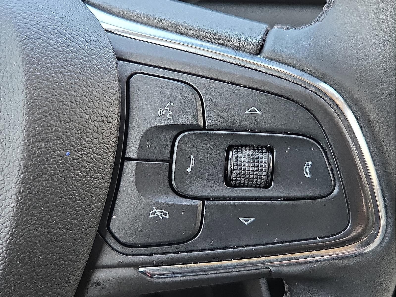 Used 2025 Buick Encore GX Sport Touring w/ Comfort Package FWD image 18