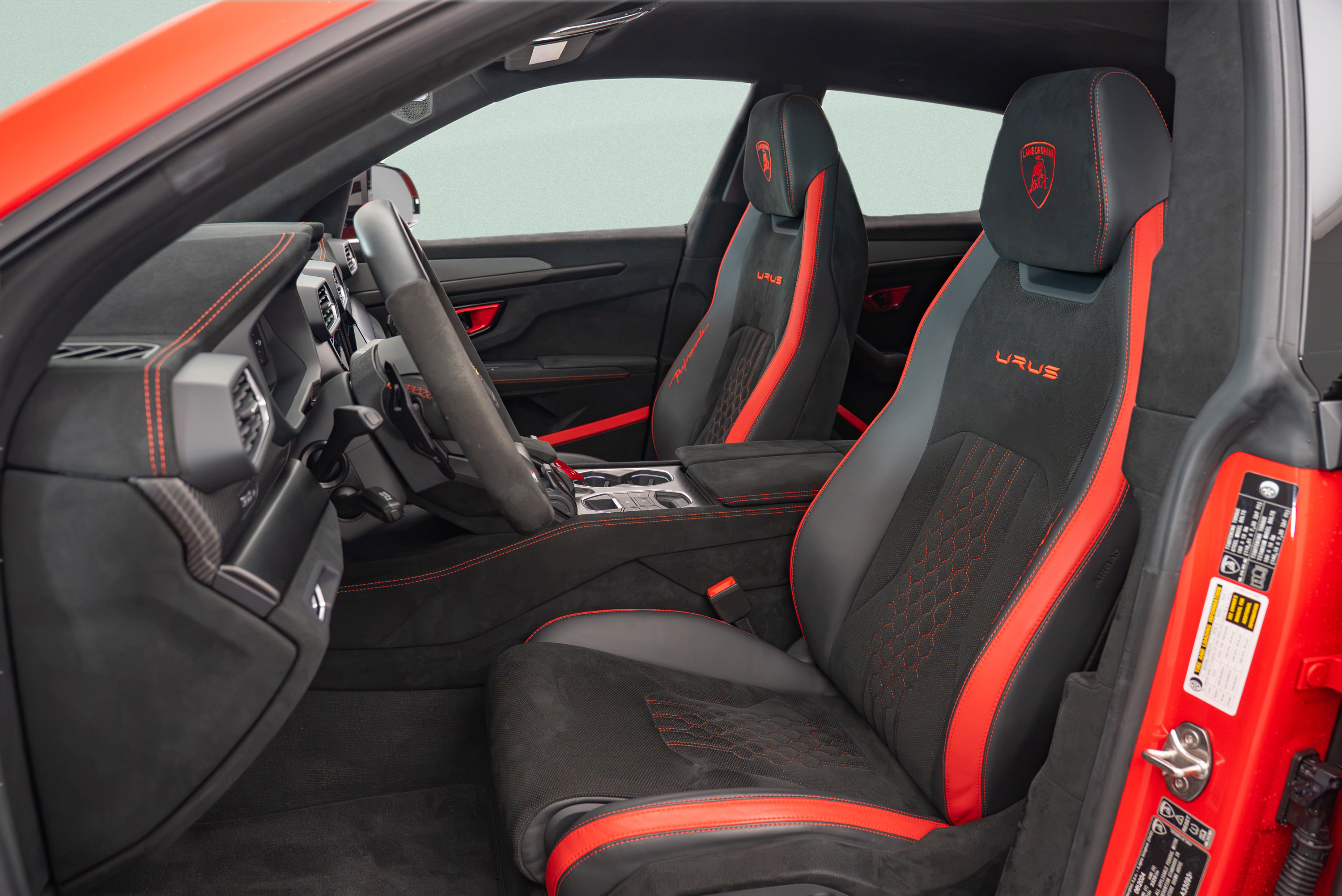 Used 2024 Lamborghini Urus Performante AWD/4WD image 17