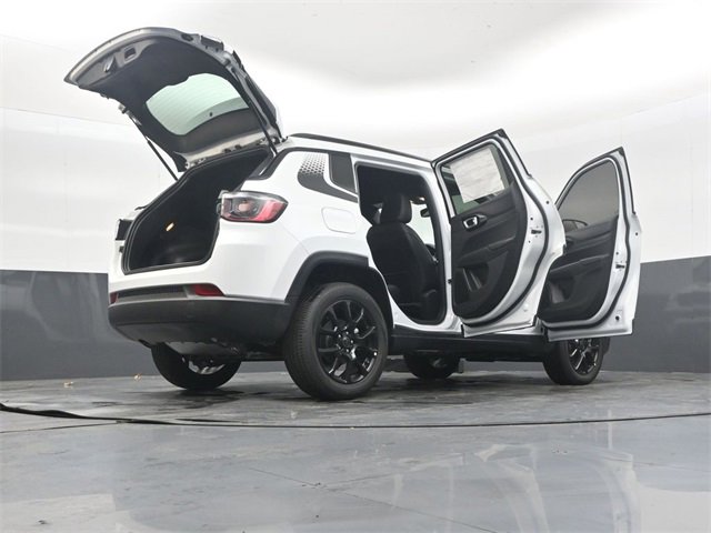 New 2026 Jeep Compass Latitude image 52