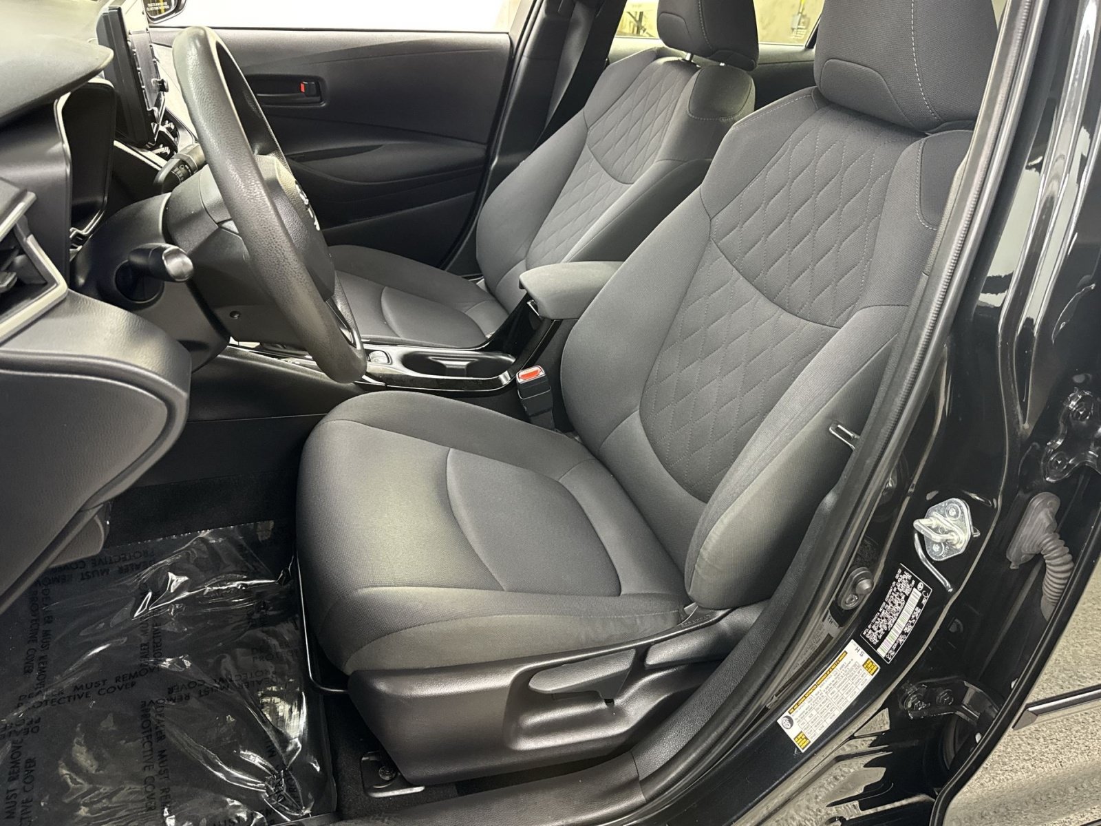 Used 2022 Toyota Corolla LE FWD image 14