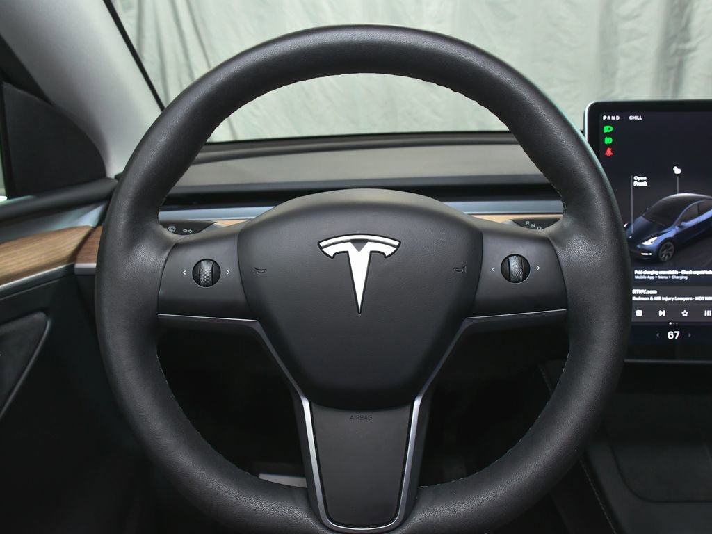 Used 2025 Tesla Model Y Long Range AWD/4WD image 36