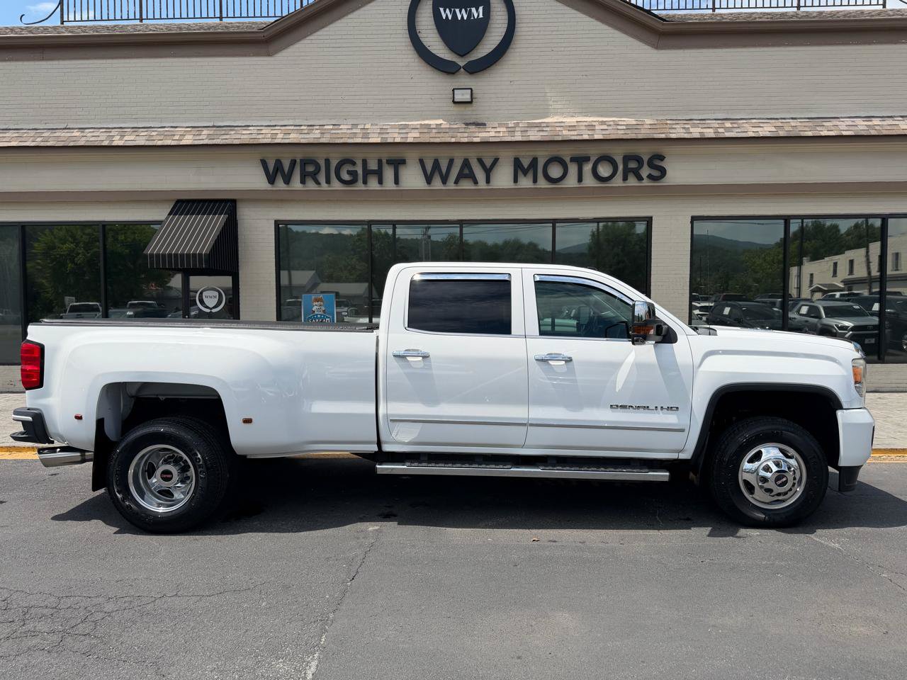 Used 2015 GMC Sierra 3500 Denali w/ Duramax Plus Package AWD/4WD image 2