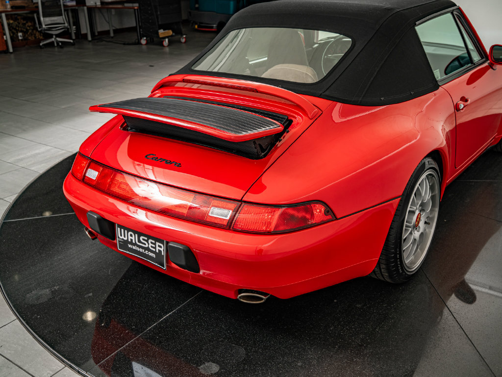 Used 1995 Porsche 911 Carrera RWD image 28