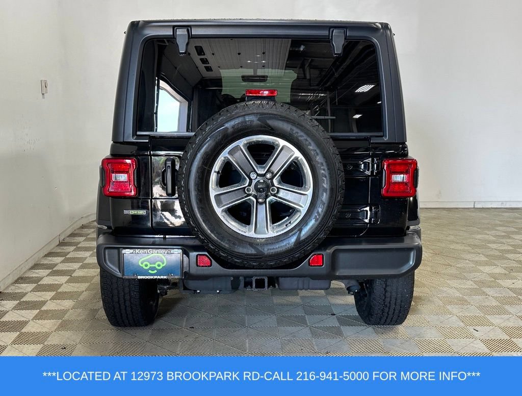 Used 2022 Jeep Wrangler Unlimited Sahara w/ LED Lighting Group AWD/4WD image 5