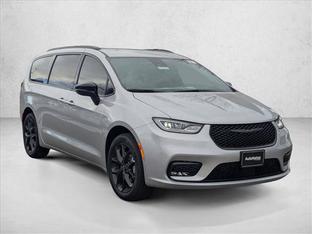 New 2026 Chrysler Pacifica Select w/ S Appearance Package AWD/4WD image 7