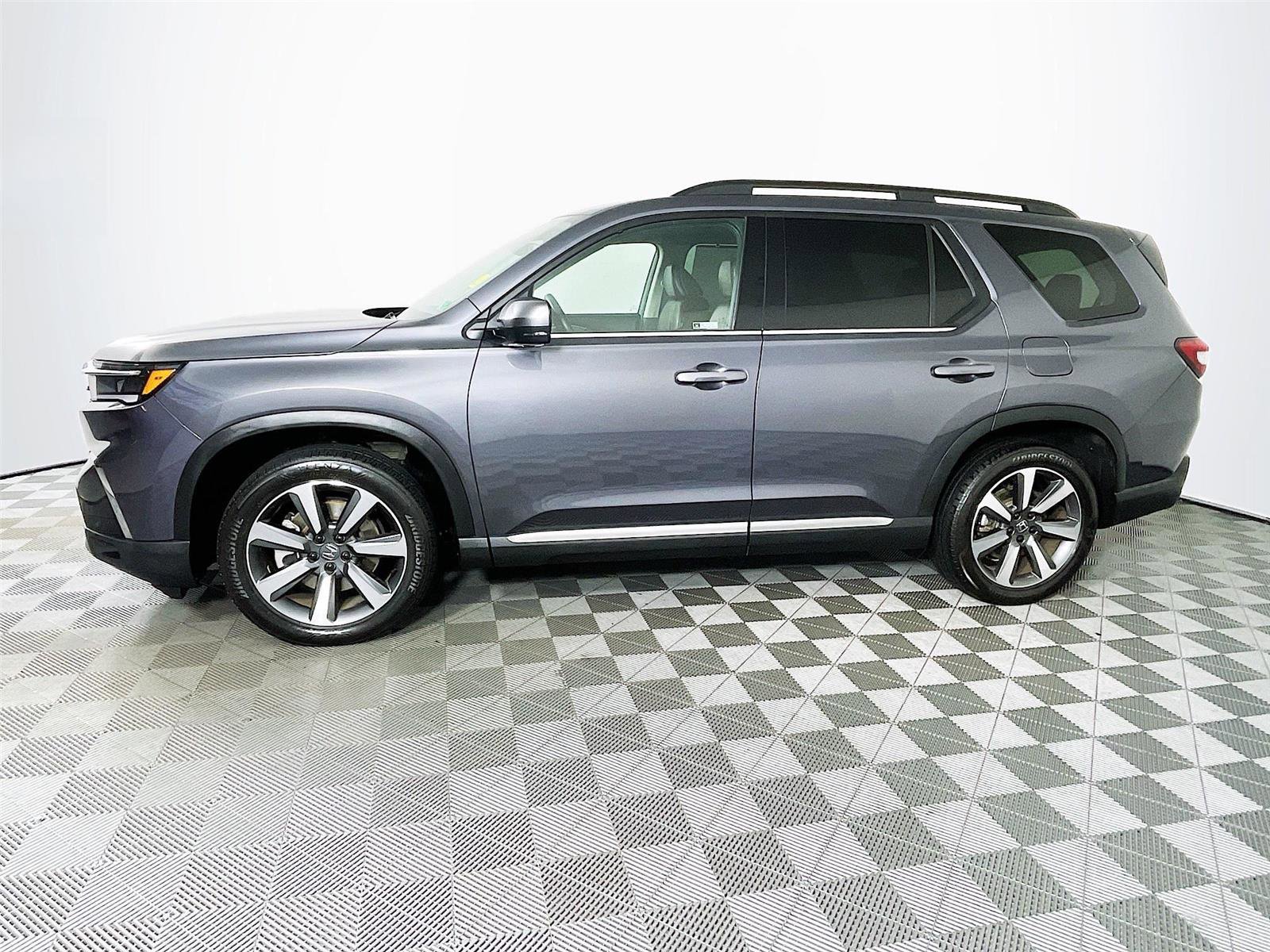 Used 2024 Honda Pilot Elite image 4