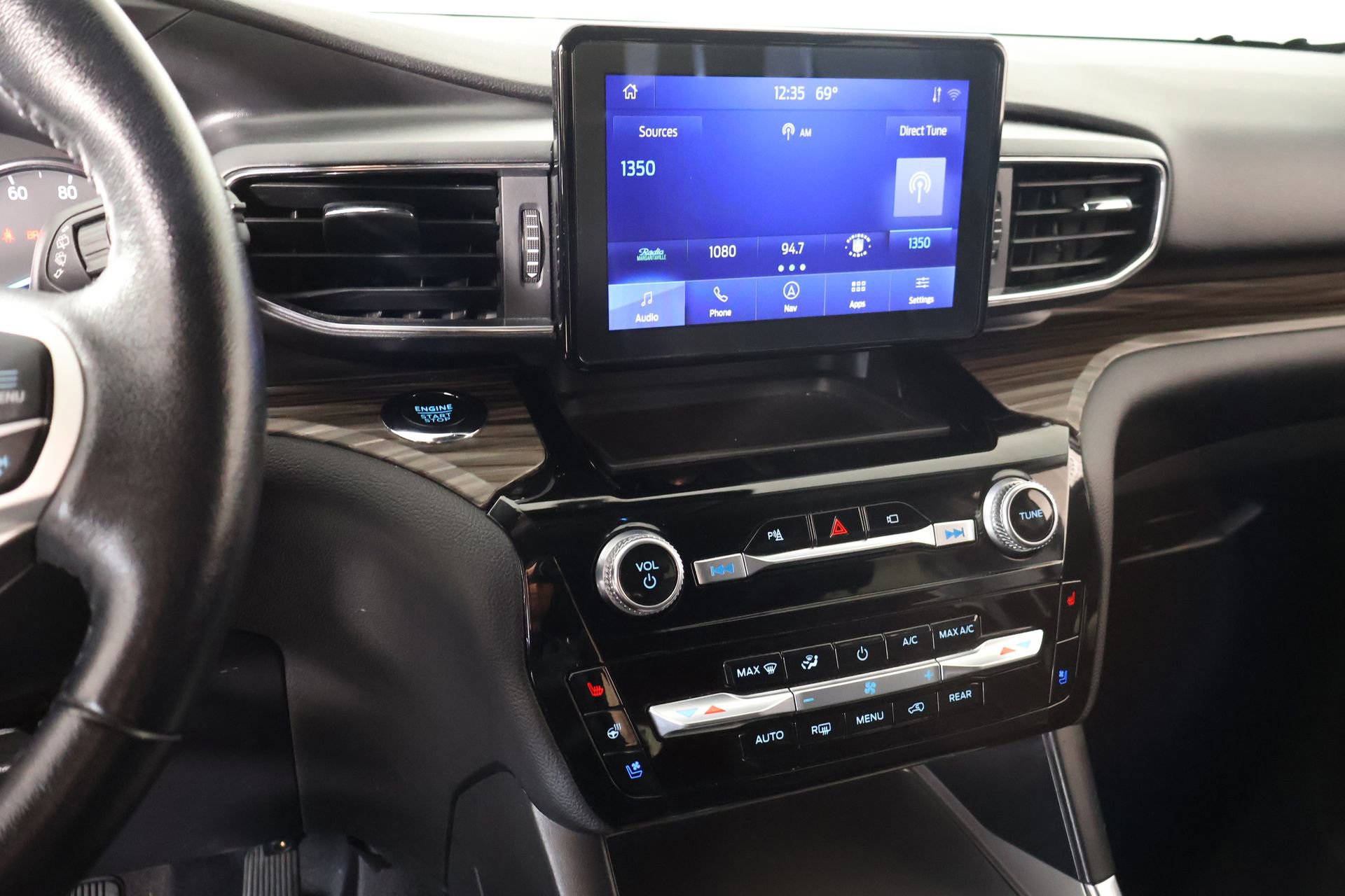 Used 2023 Ford Explorer Limited image 5