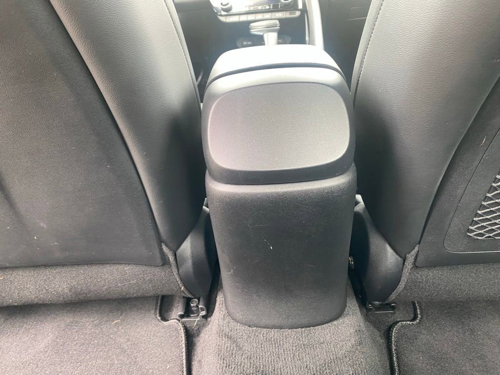 Used 2022 Hyundai Elantra Limited FWD image 31