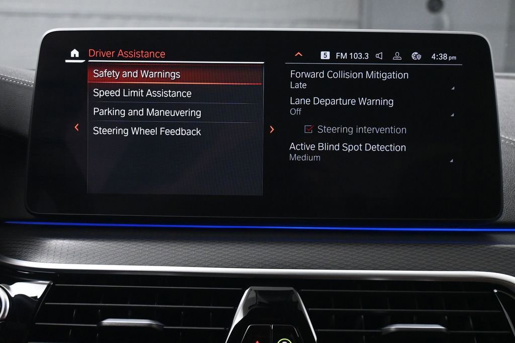 Used 2023 BMW M550i xDrive w/ Dynamic Handling Package AWD/4WD image 39