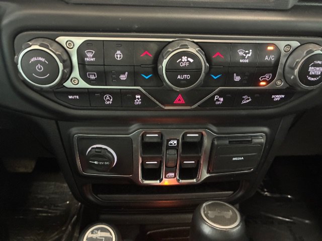 Used 2021 Jeep Wrangler Unlimited Sahara AWD/4WD image 21