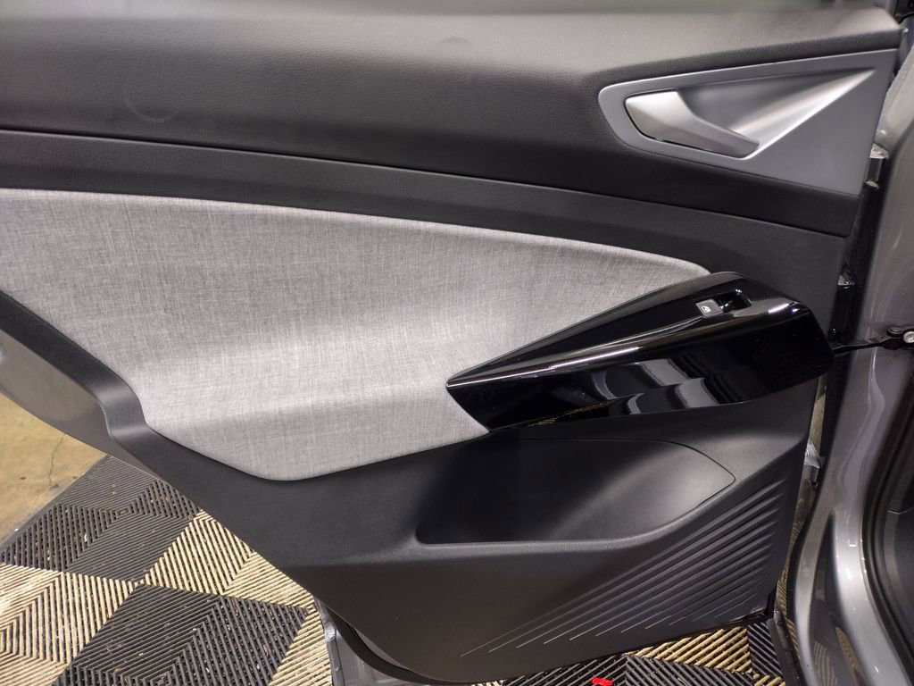 New 2026 Volkswagen ID.4 Pro image 18