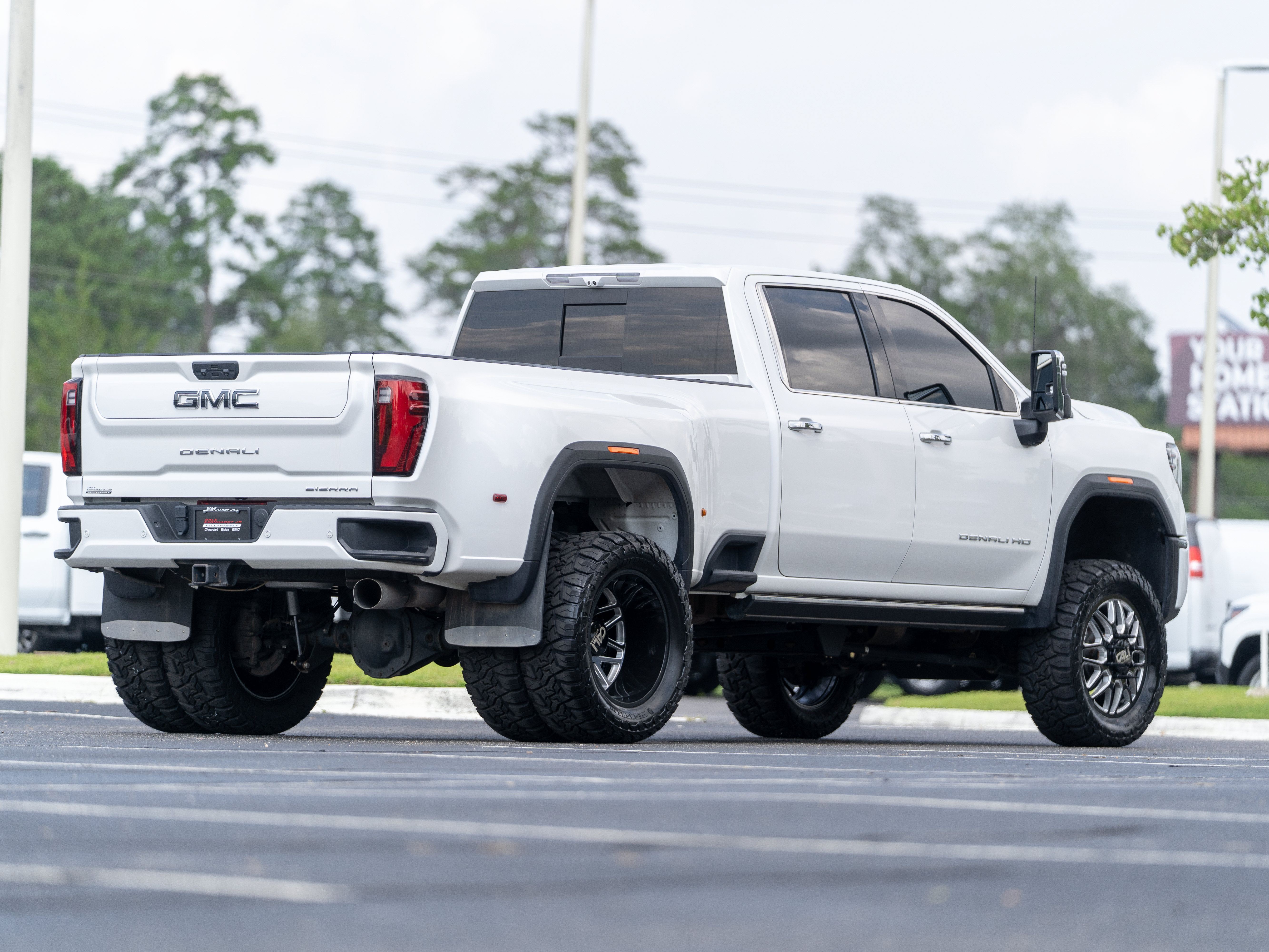 Used 2024 GMC Sierra 3500 Denali Ultimate AWD/4WD image 48
