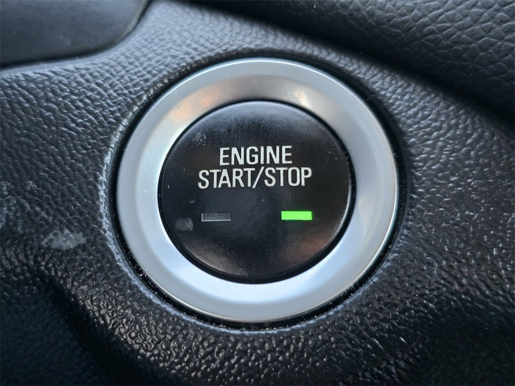 Used 2021 Chevrolet Equinox LT image 32