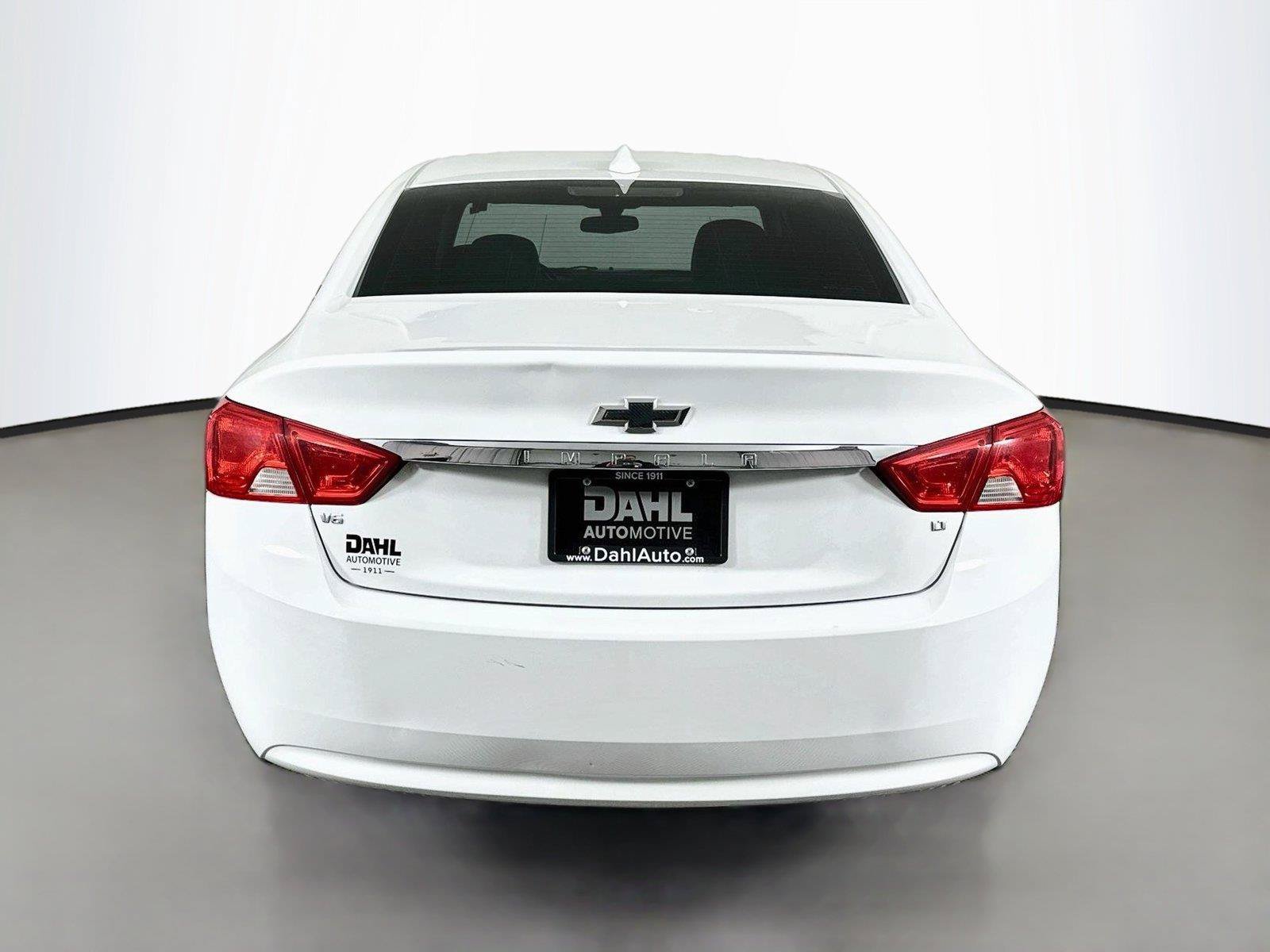 Used 2015 Chevrolet Impala LT FWD image 11