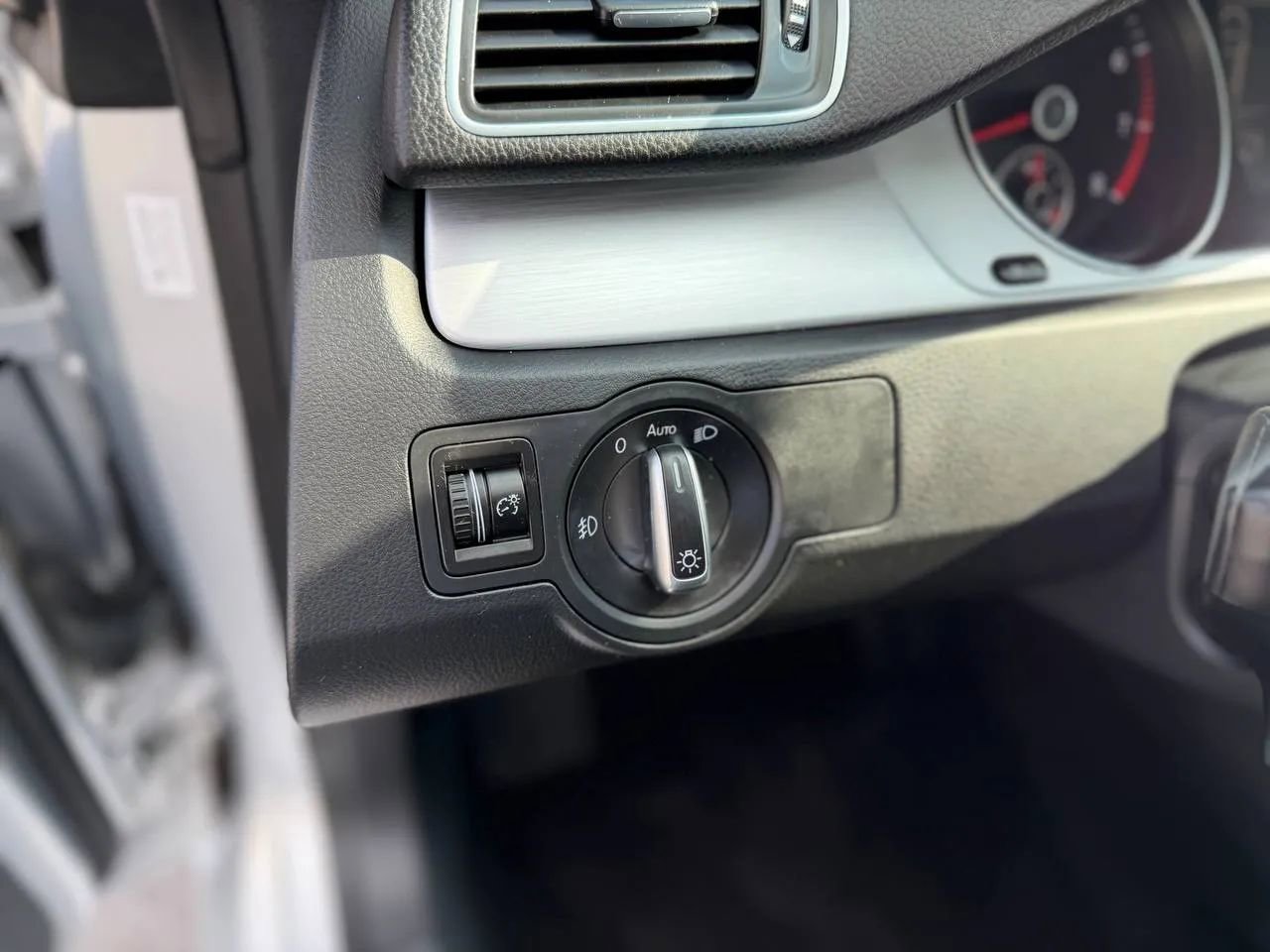 Used 2013 Volkswagen CC Sport image 32