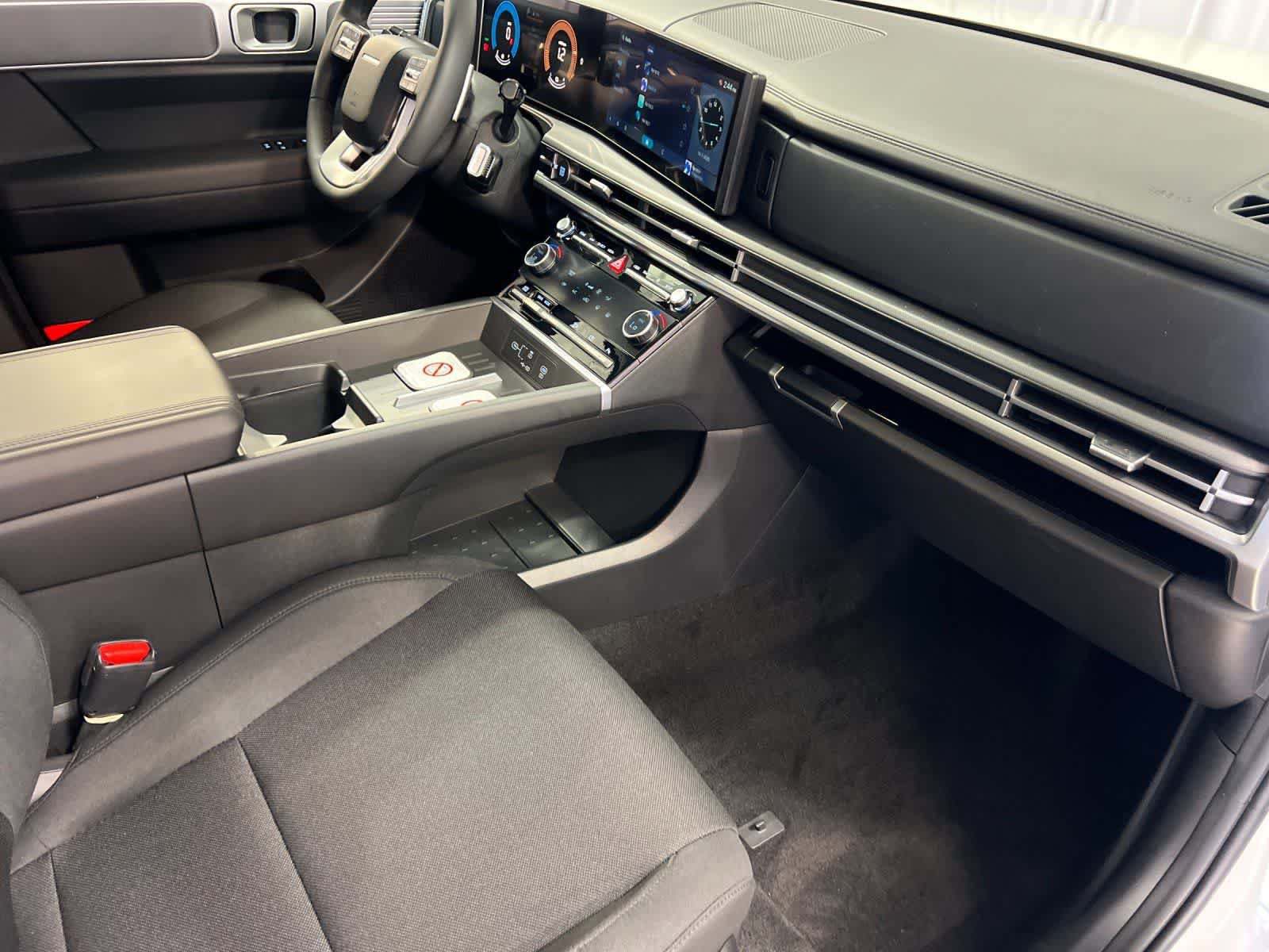 New 2026 Hyundai Santa Fe SE FWD image 17