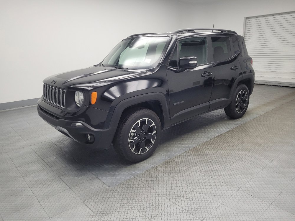 Used 2023 Jeep Renegade Latitude AWD/4WD image 2