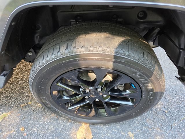 Used 2022 Jeep Wrangler Unlimited Sahara w/ Cold Weather Group AWD/4WD image 33