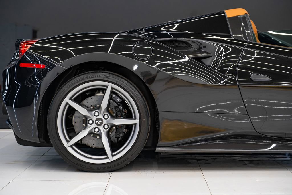 Used 2018 Ferrari 488 Spider RWD image 9