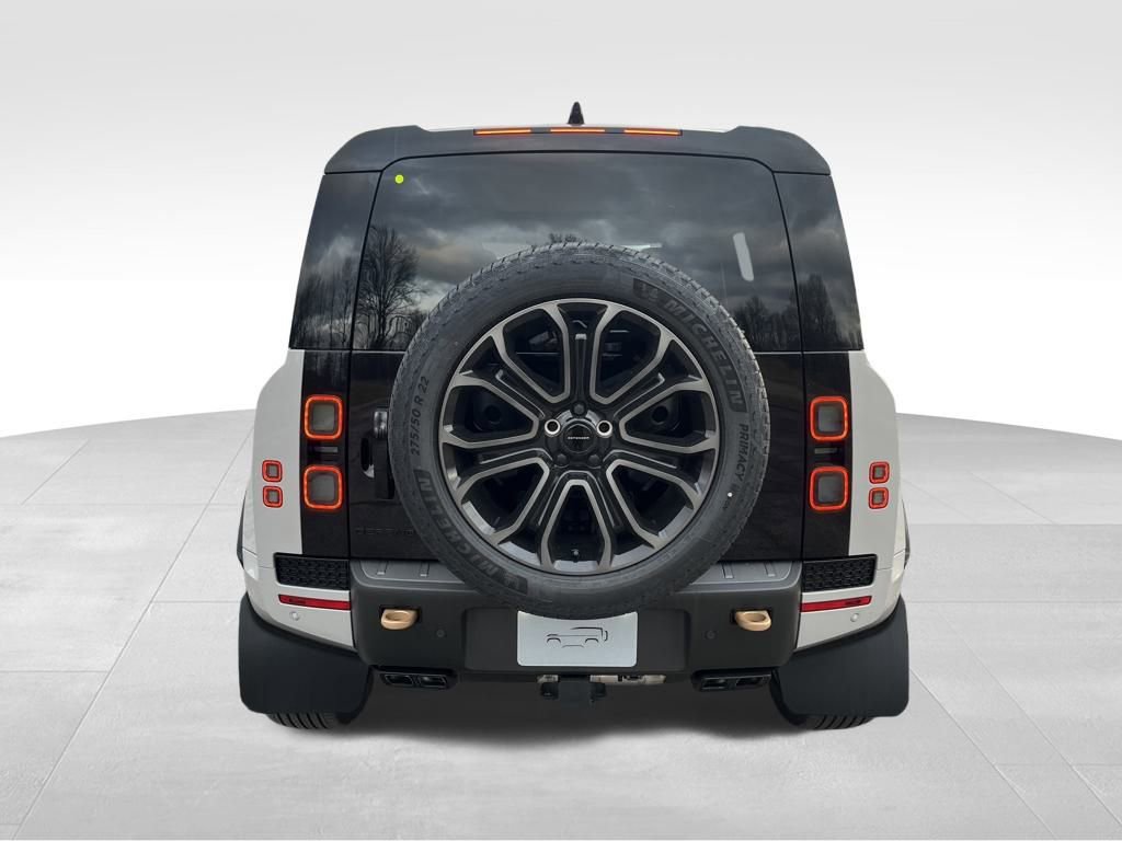 New 2026 Land Rover Defender 110 OCTA image 4