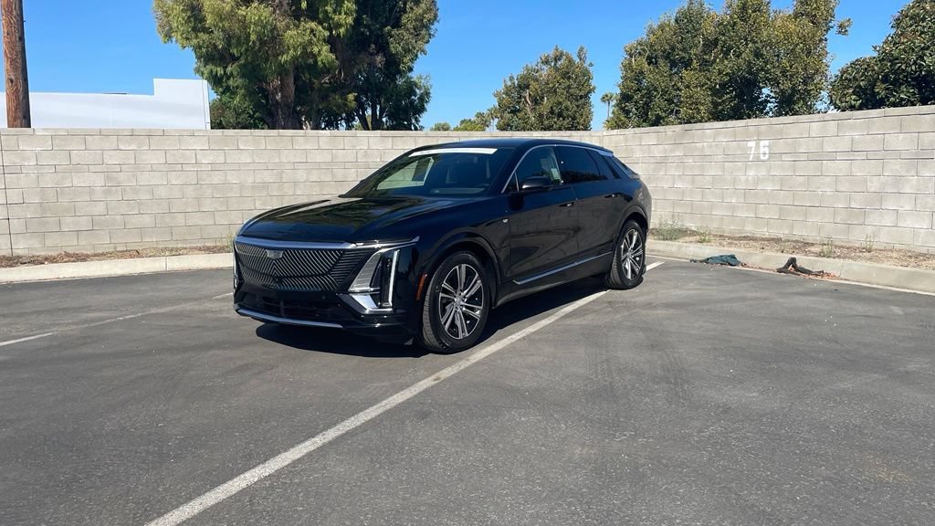 Certified 2024 Cadillac Lyriq Luxury RWD image 3