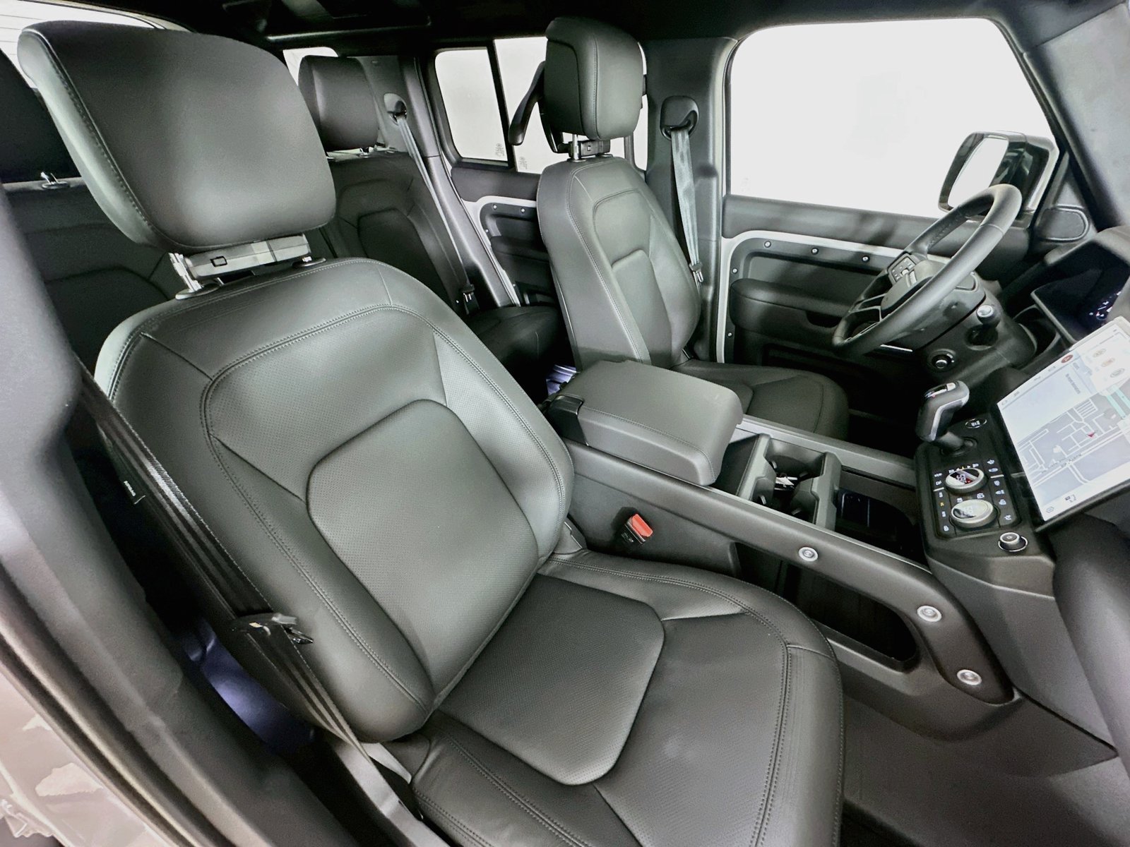 New 2026 Land Rover Defender 110 X-Dynamic SE AWD/4WD image 45