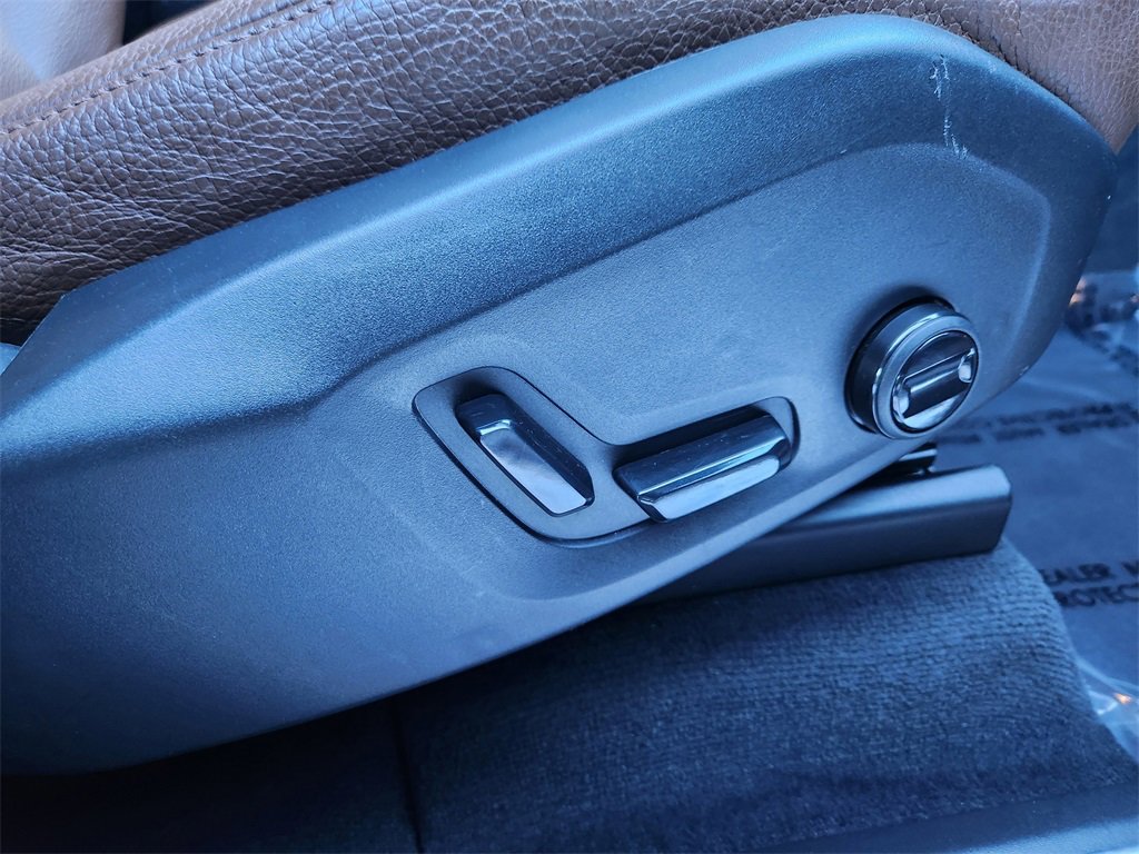 Used 2023 Volvo XC90 B5 Plus image 21