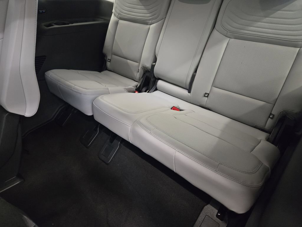 New 2026 Ford Expedition Platinum image 29