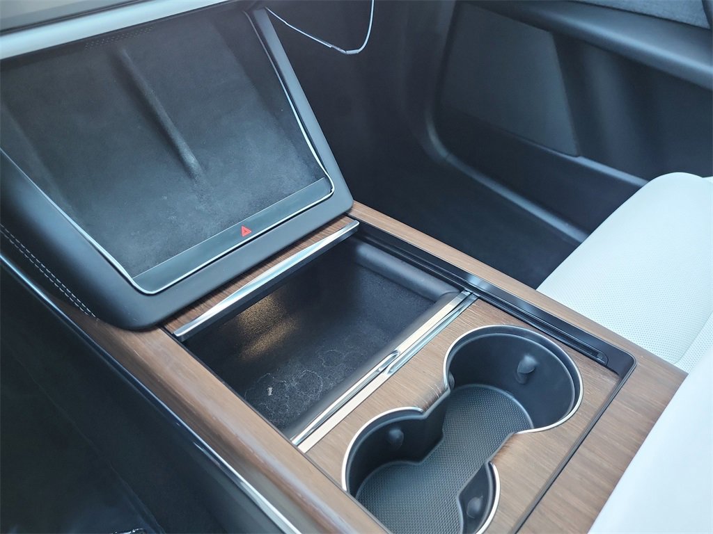 Used 2022 Tesla Model X image 29