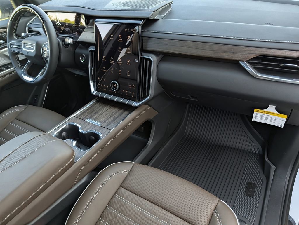 New 2026 GMC Acadia Denali Ultimate w/ LPO, Floor Liner Package AWD/4WD image 37