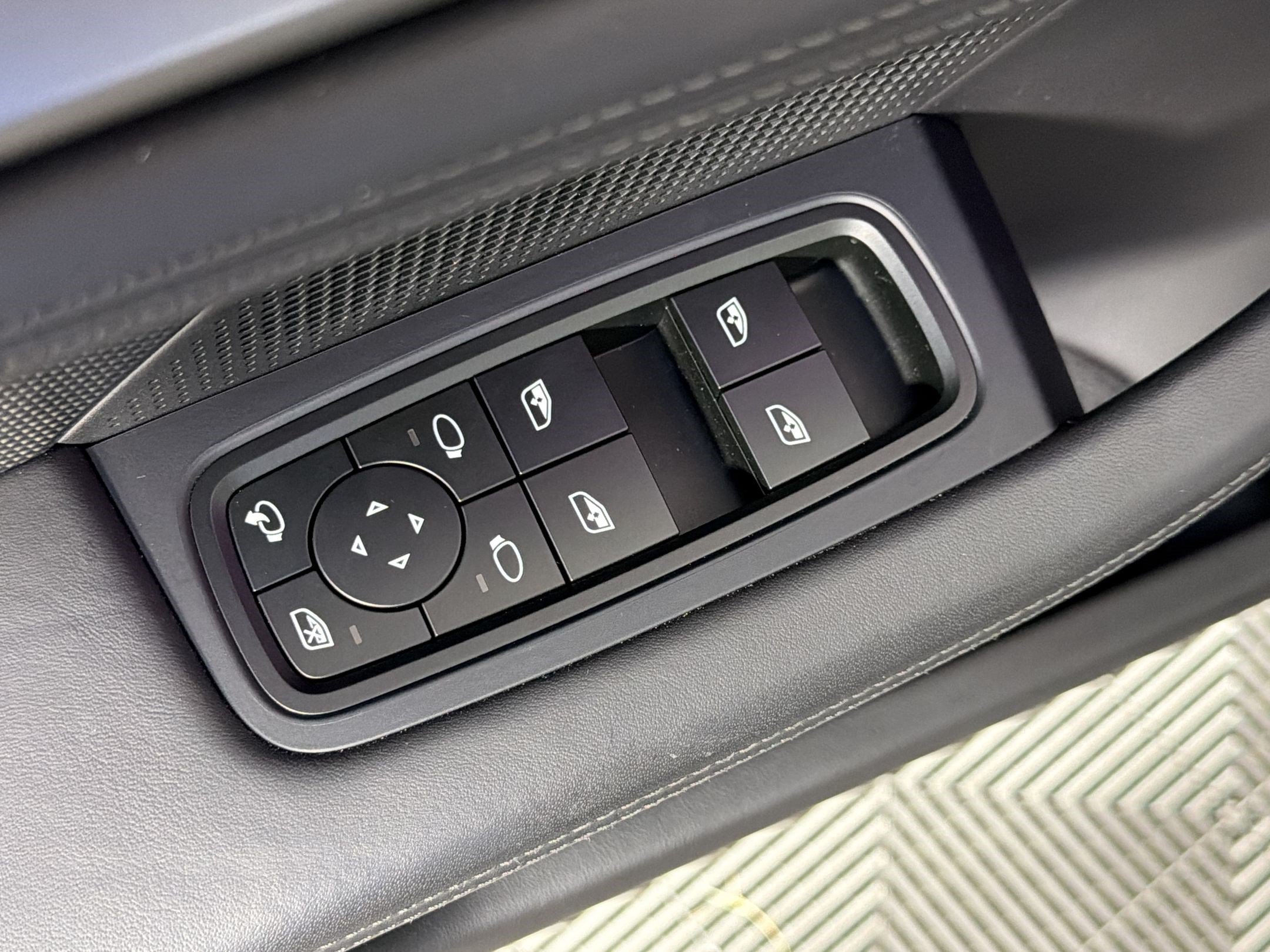 Certified 2023 Porsche Taycan Turbo S AWD/4WD image 14