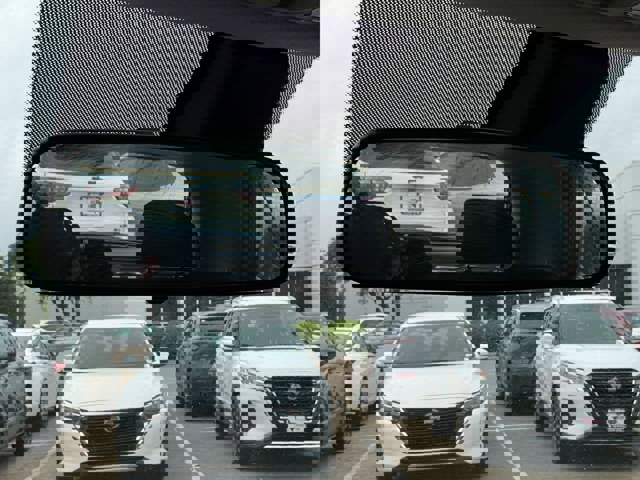 Used 2025 Hyundai Venue SEL image 29