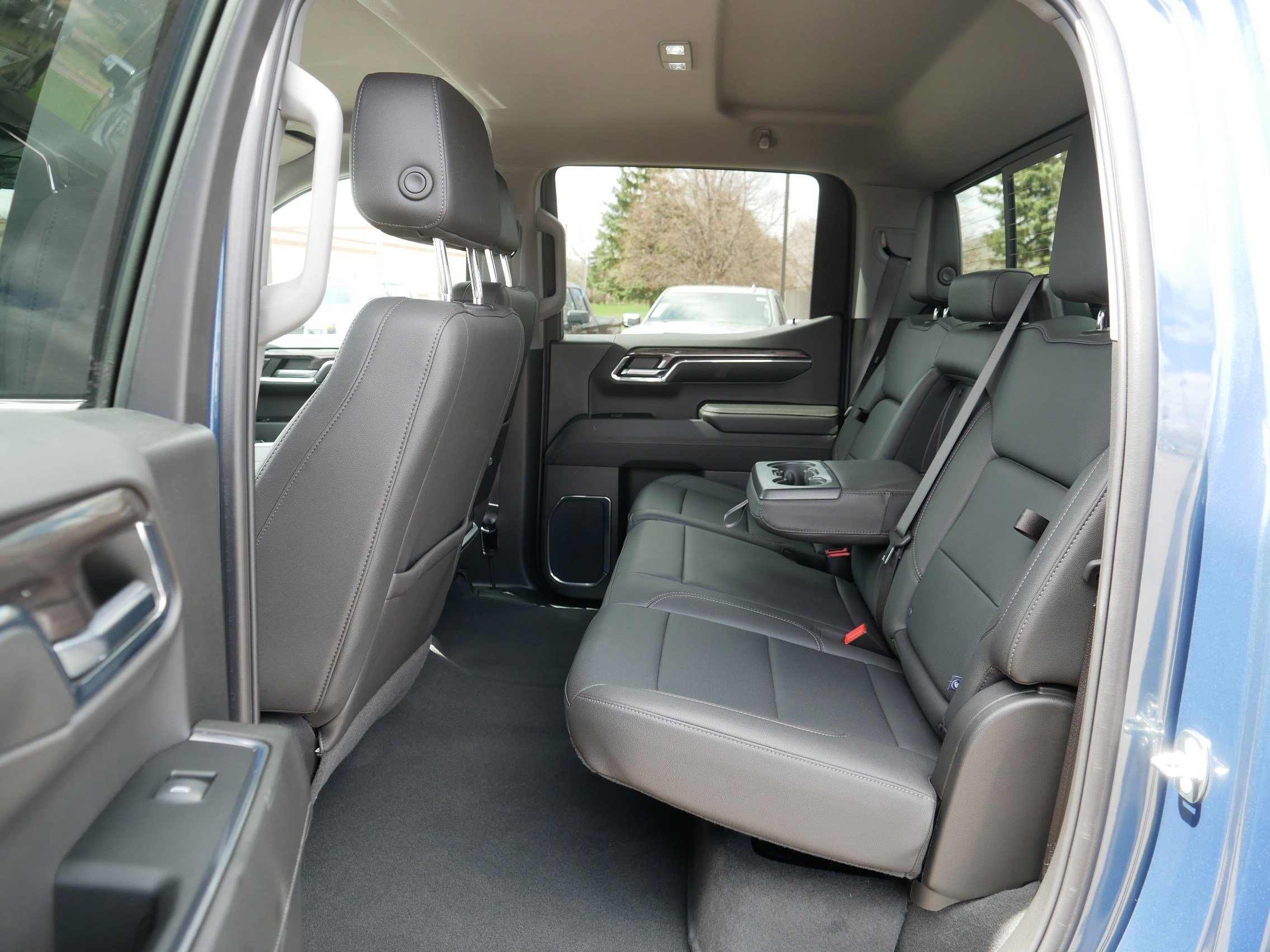 Used 2024 Chevrolet Silverado 1500 LTZ image 35