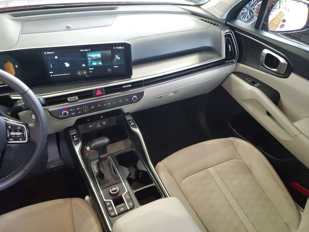 Certified 2025 Kia Sorento S image 12