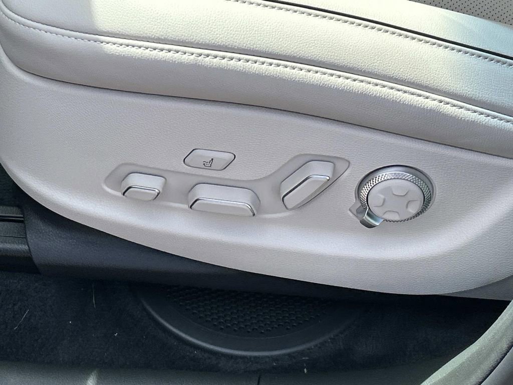 New 2026 Genesis GV80 2.5T Prestige image 16