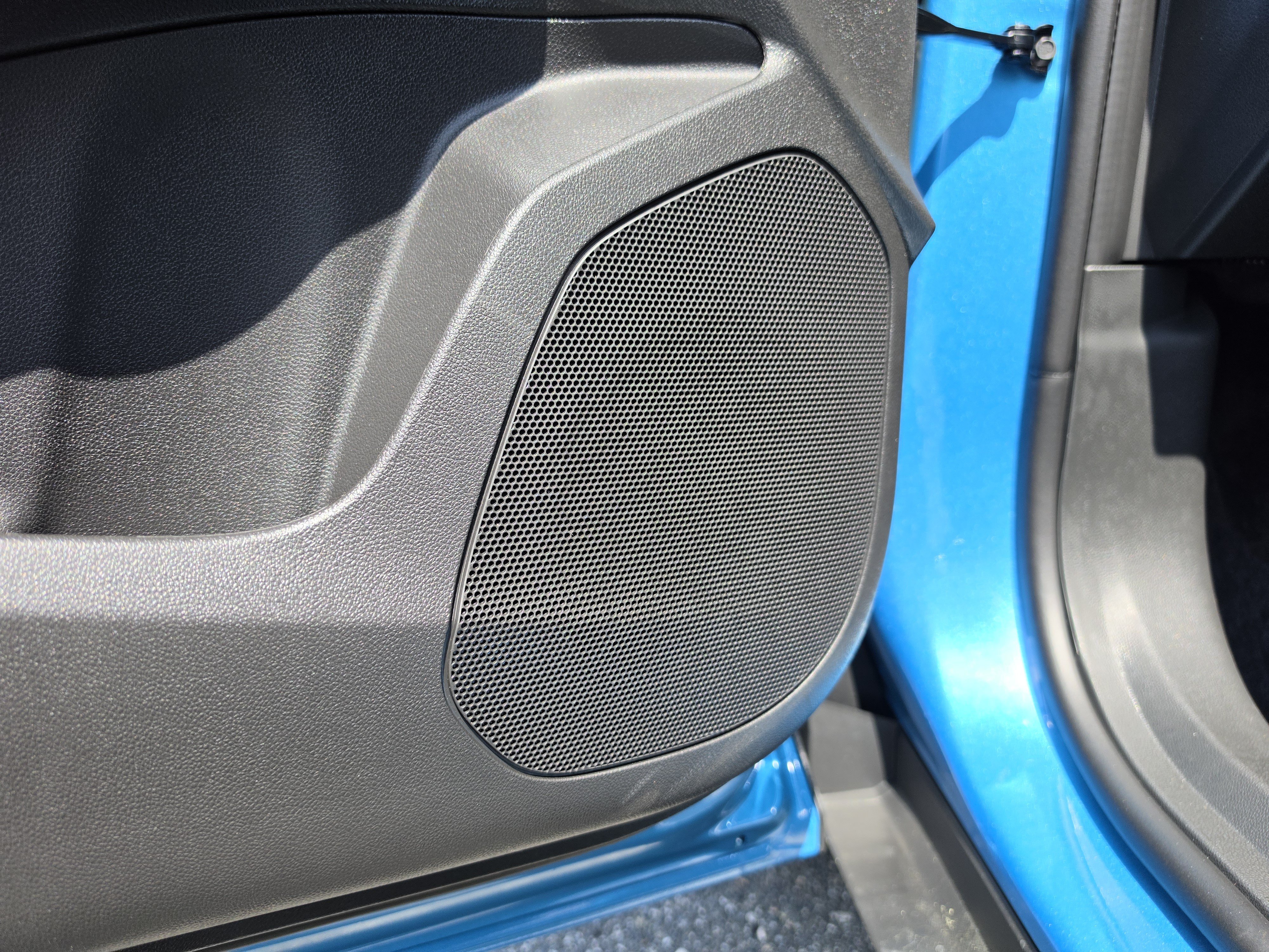 New 2026 Chevrolet Trax LT w/ Sunroof Package FWD image 24