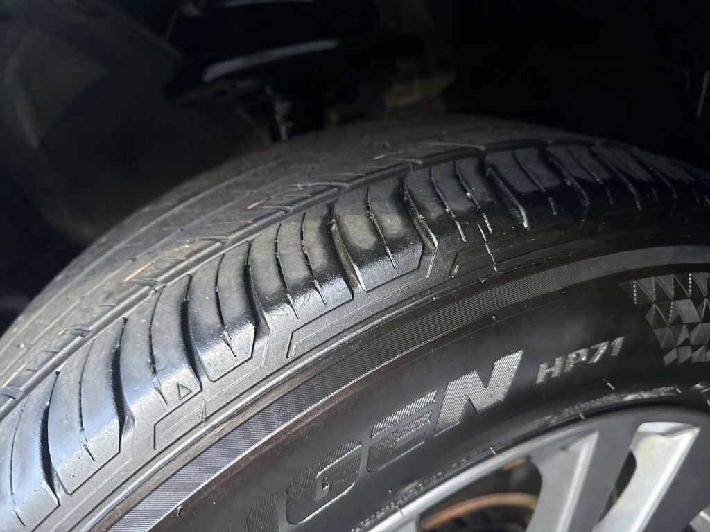 Used 2025 Nissan Pathfinder SV image 21