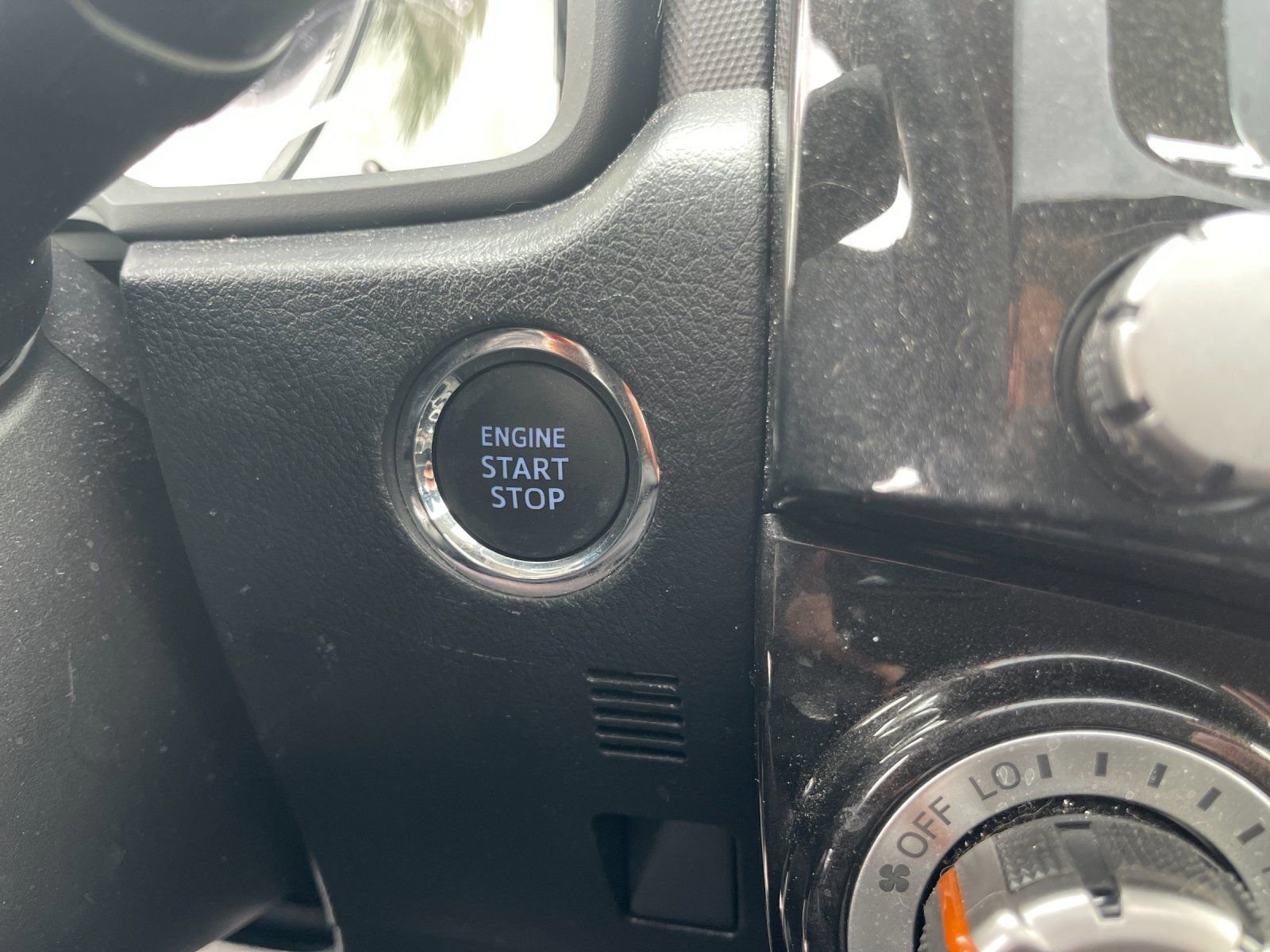 Used 2020 Toyota 4Runner TRD Off-Road Premium w/ Moonroof Package AWD/4WD image 25