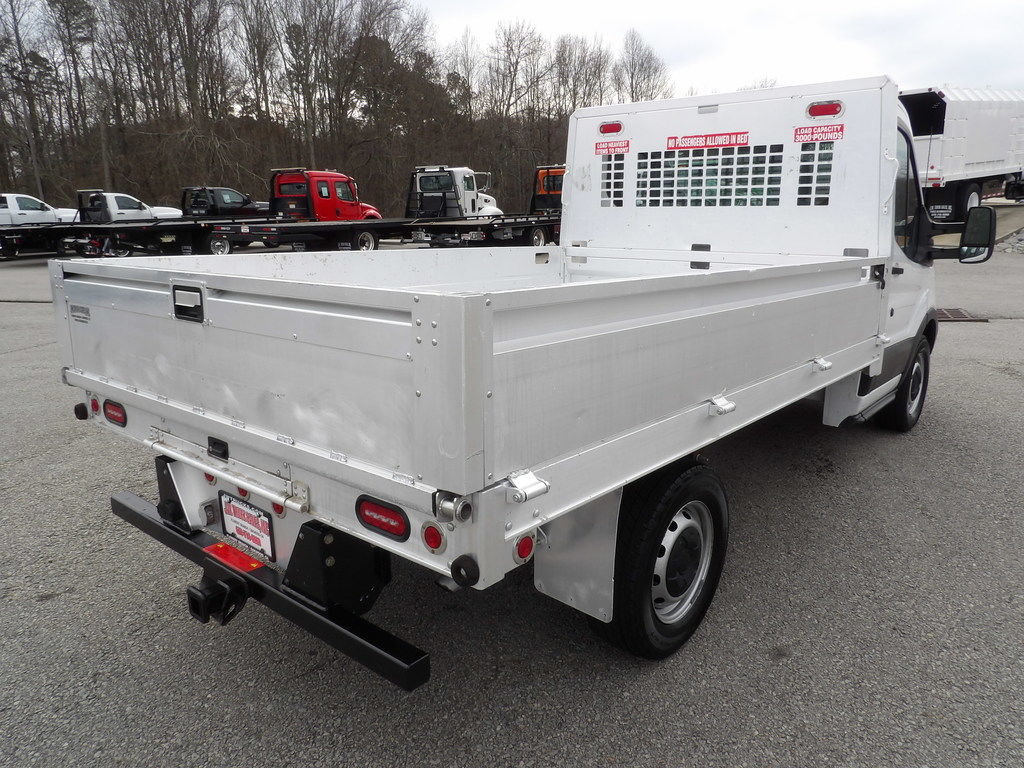 Used 2017 Ford Transit 250 138 RWD image 5
