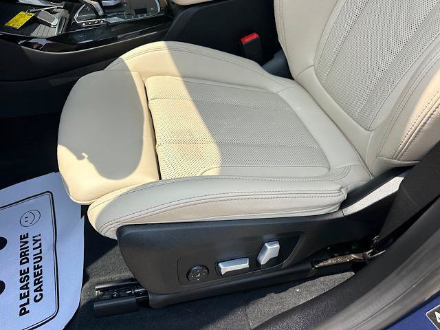 Used 2023 BMW X3 xDrive30i w/ Convenience Package AWD/4WD image 12