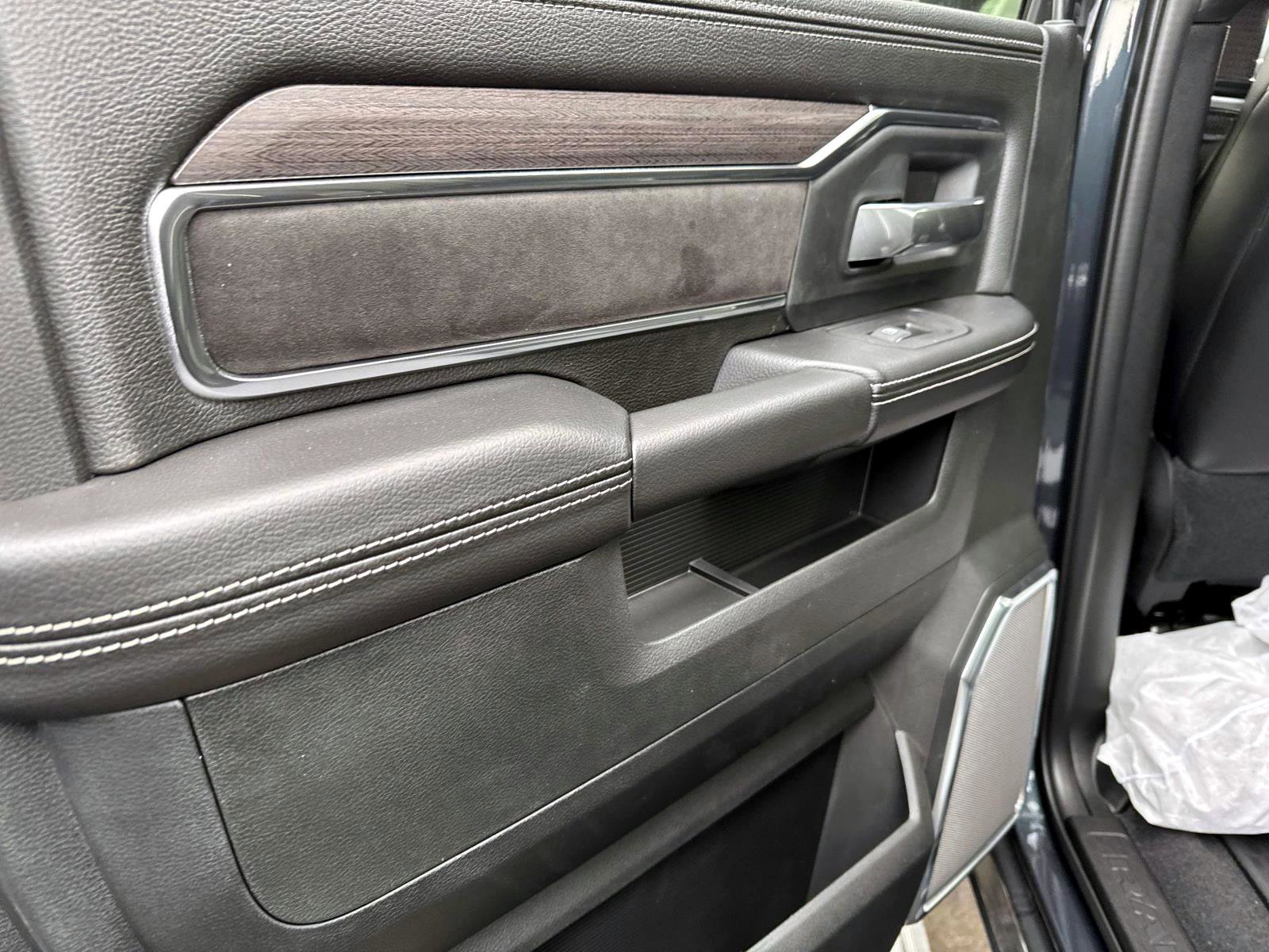 New 2025 RAM 2500 Laramie image 9