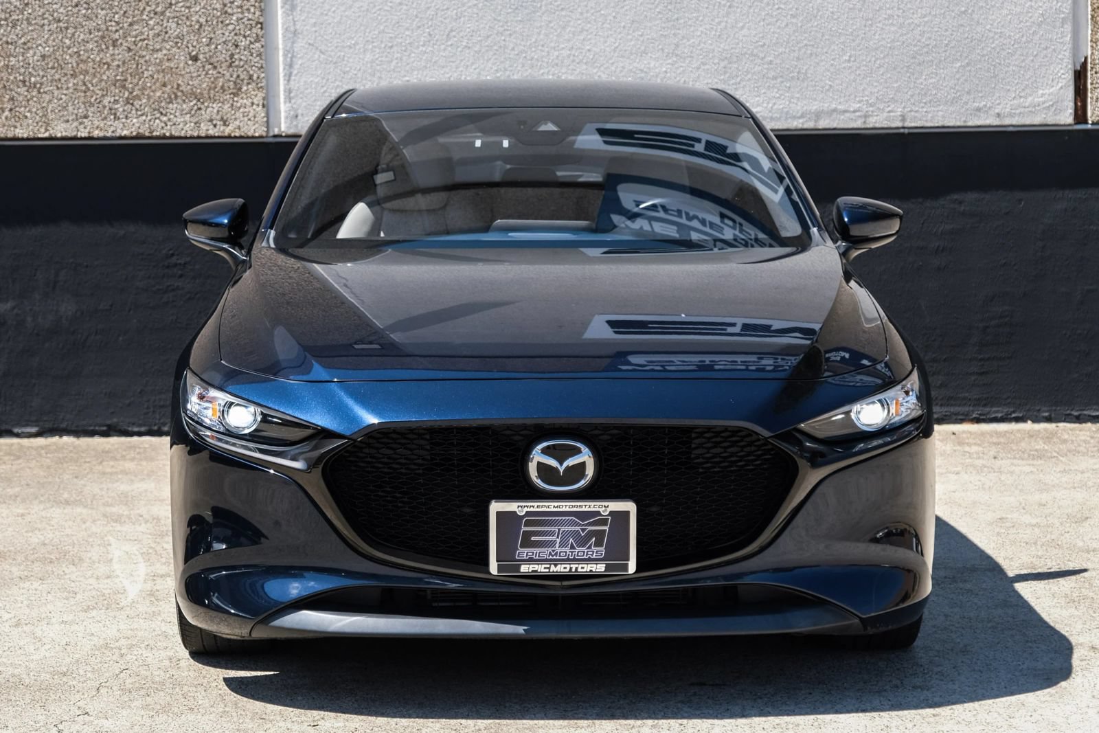 Used 2019 MAZDA MAZDA3 Hatchback w/ Preferred Package FWD image 4