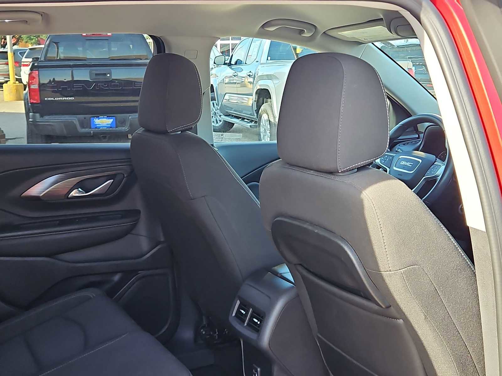 Used 2024 GMC Terrain SLE FWD image 17