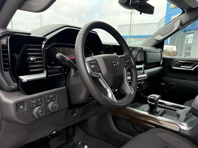 New 2026 Chevrolet Silverado 1500 LT Trail Boss w/ Convenience Package II image 2