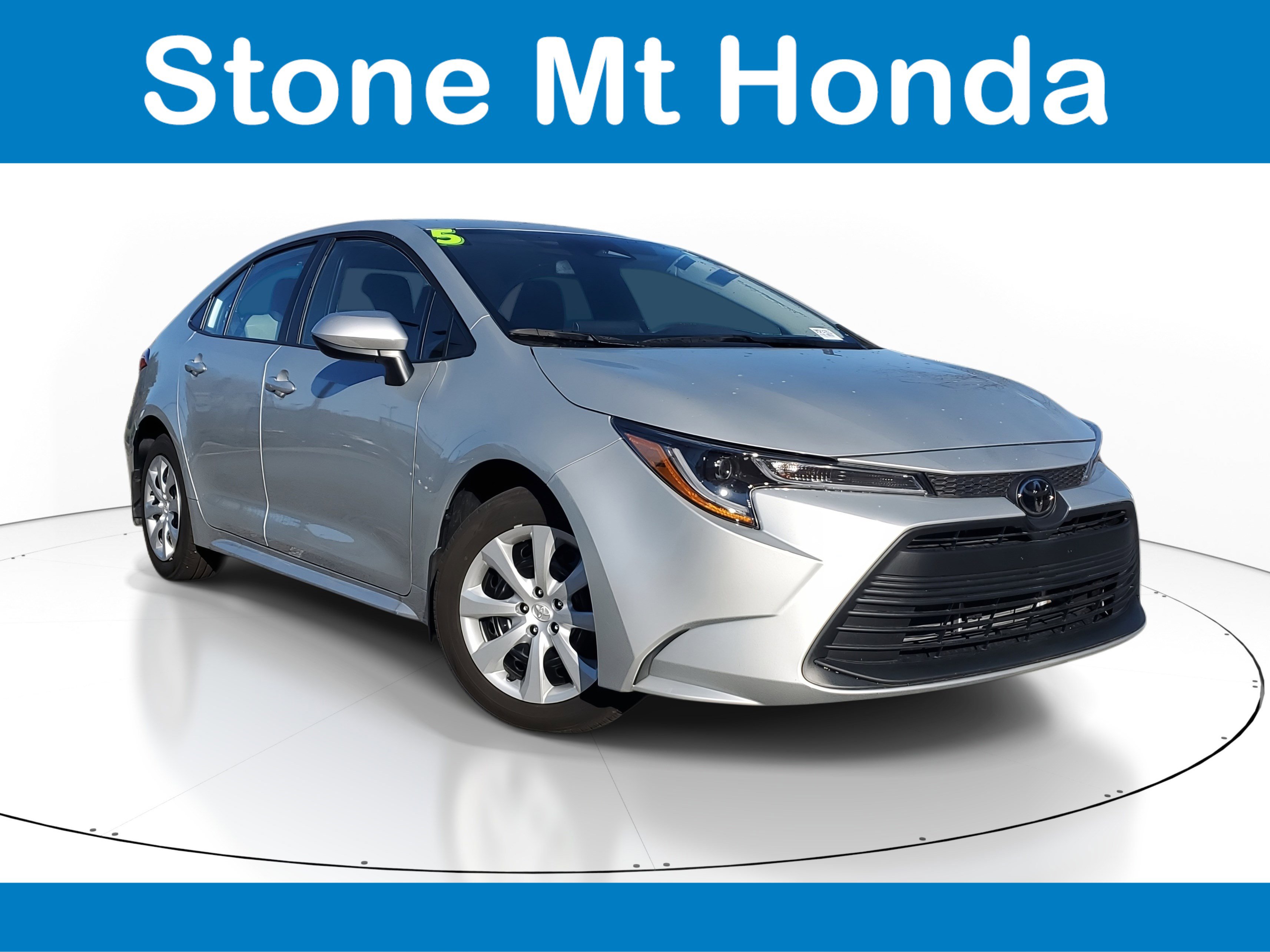 Used 2025 Toyota Corolla LE image 1