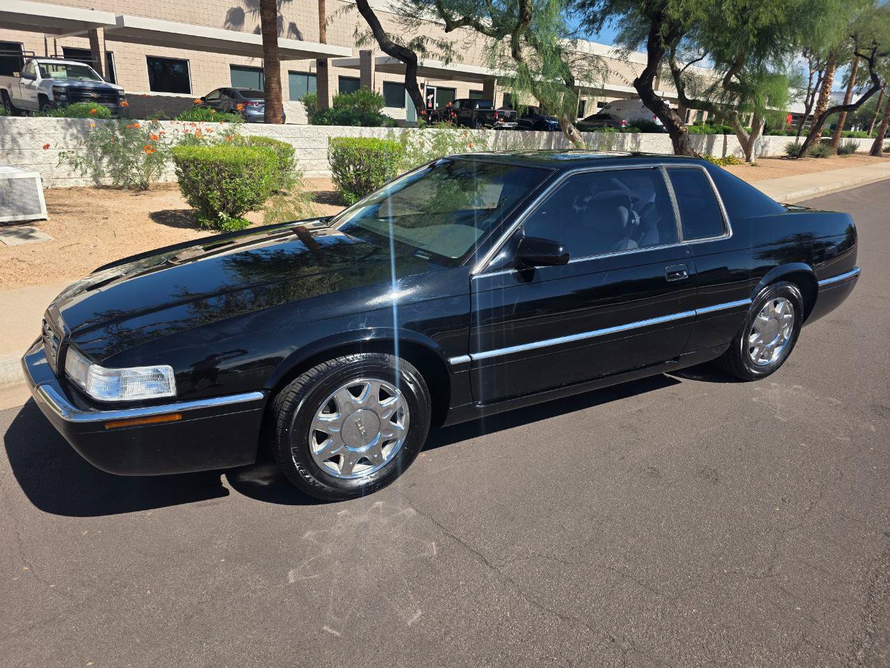Used 1997 Cadillac Eldorado Touring FWD image 4