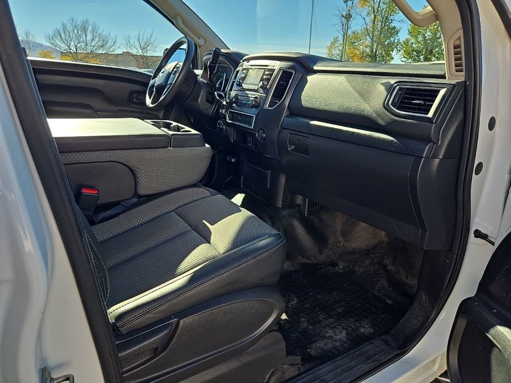 Used 2017 Nissan Titan S image 25