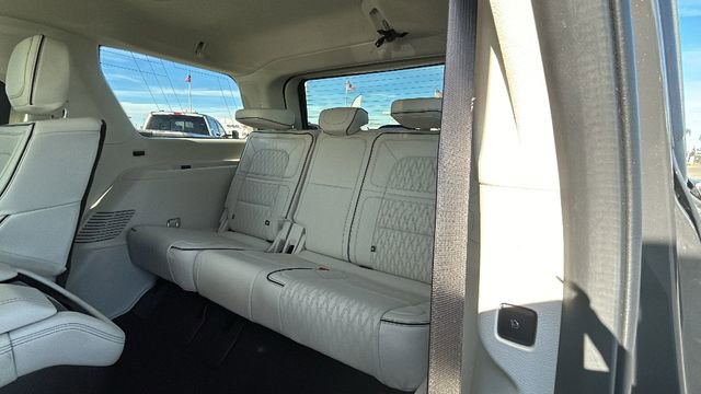 Used 2023 Lincoln Navigator Black Label image 17