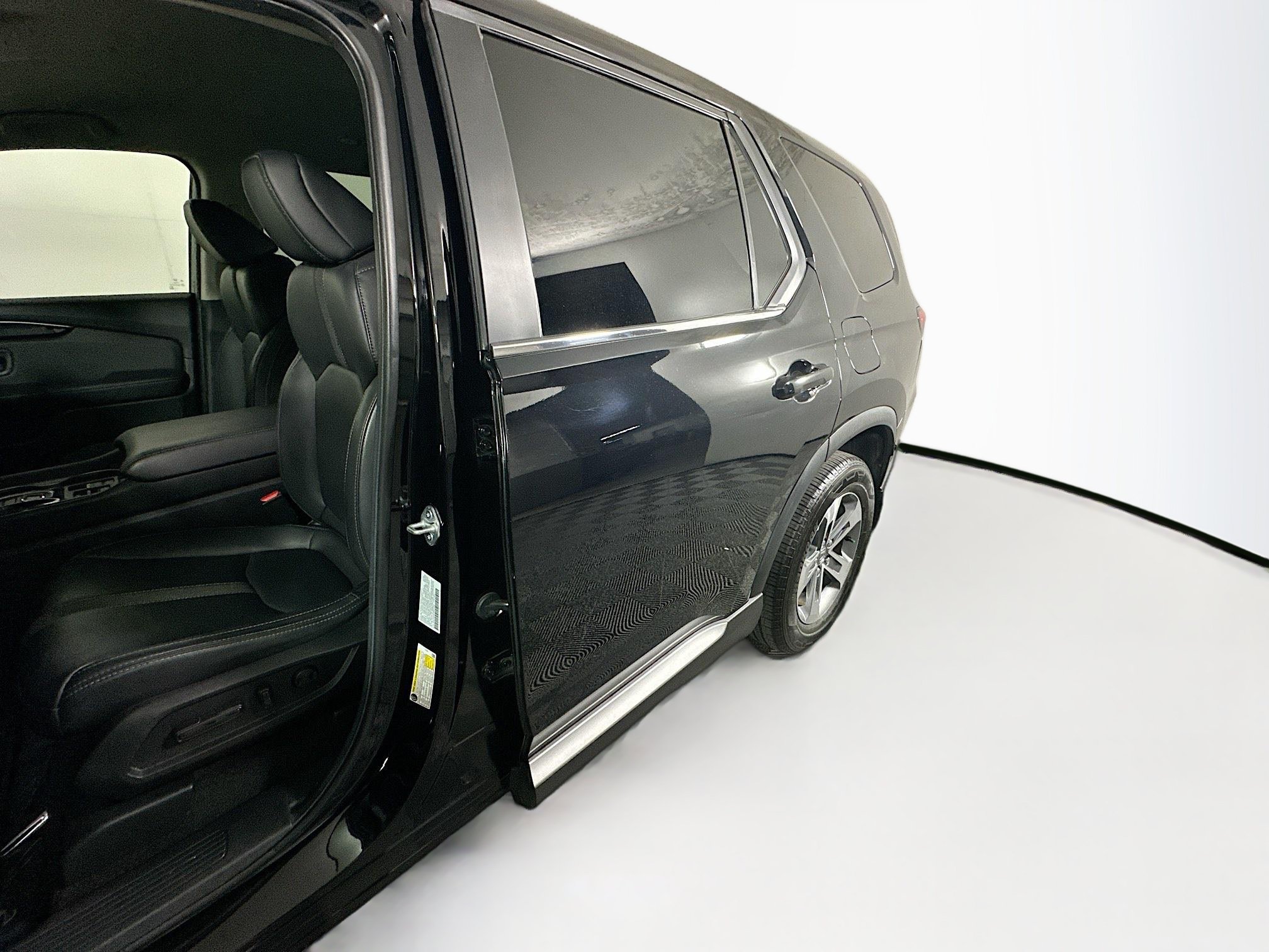 Used 2025 Honda Pilot EX-L image 12