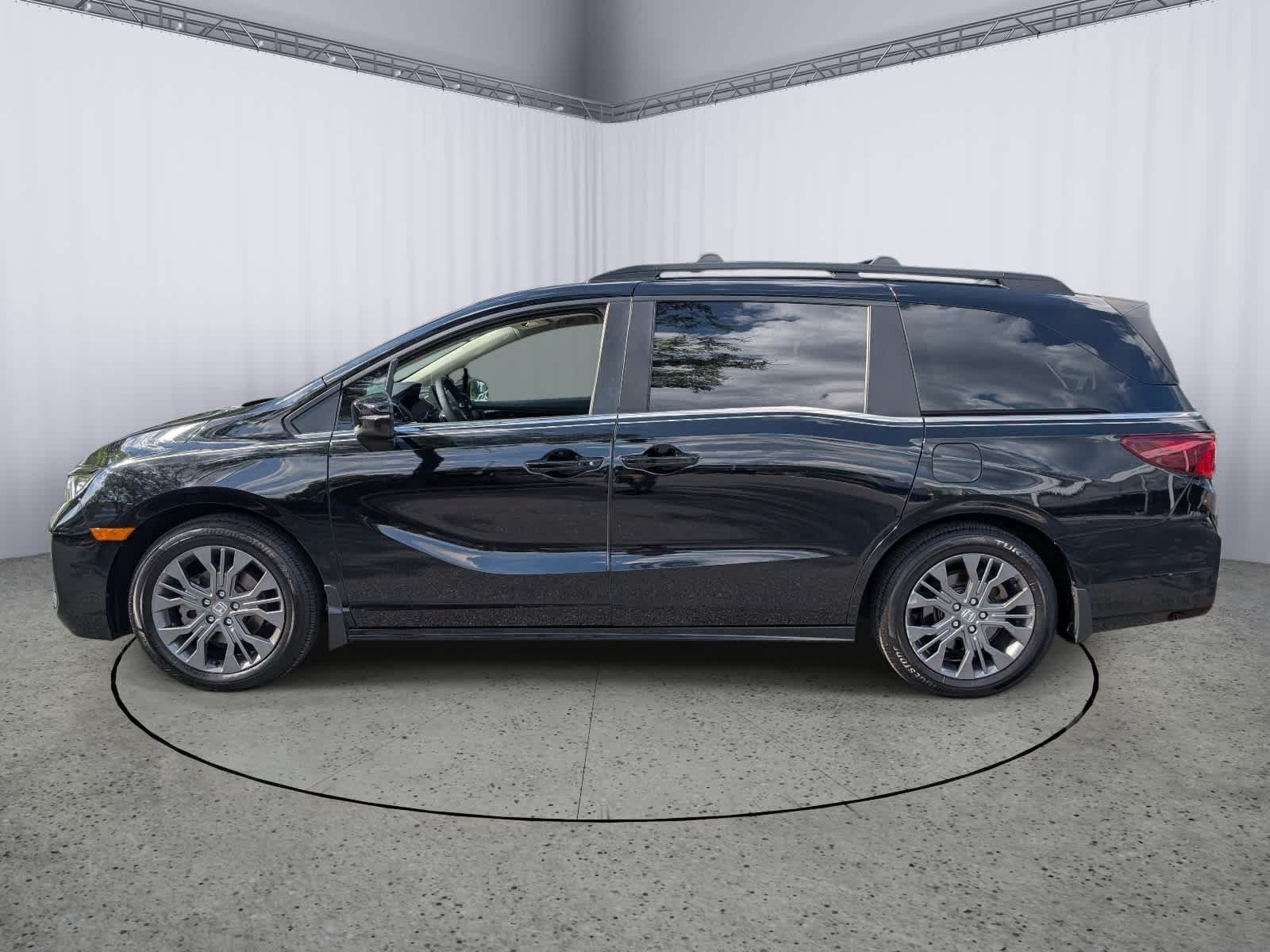 Certified 2025 Honda Odyssey Touring image 6